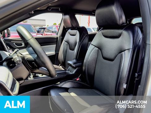 Used 2024 Jeep Compass Latitude AWD/4WD image 12