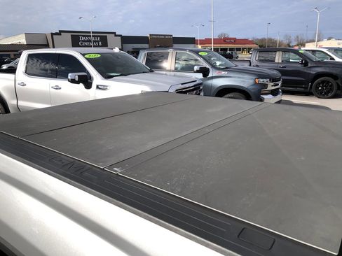 Used 2018 GMC Sierra 1500 SLT image 9