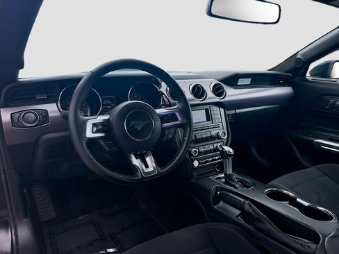 Used 2017 Ford Mustang Coupe image 9