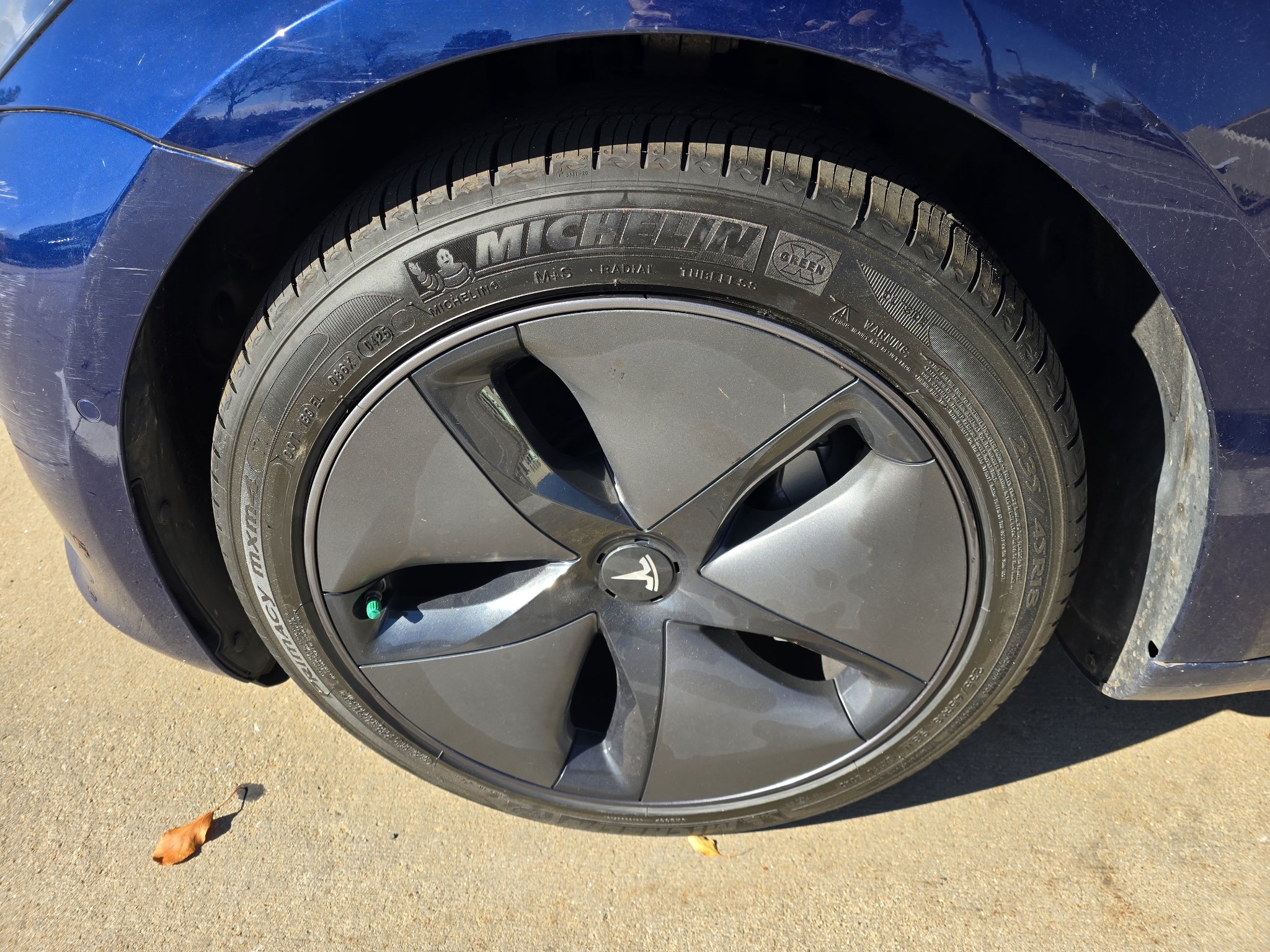 Used 2018 Tesla Model 3 Long Range AWD/4WD image 9