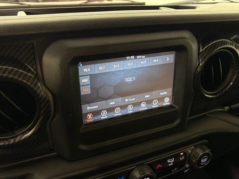 Used 2023 Jeep Gladiator Sport image 23