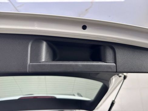 Used 2021 Volkswagen Tiguan SE AWD/4WD image 34