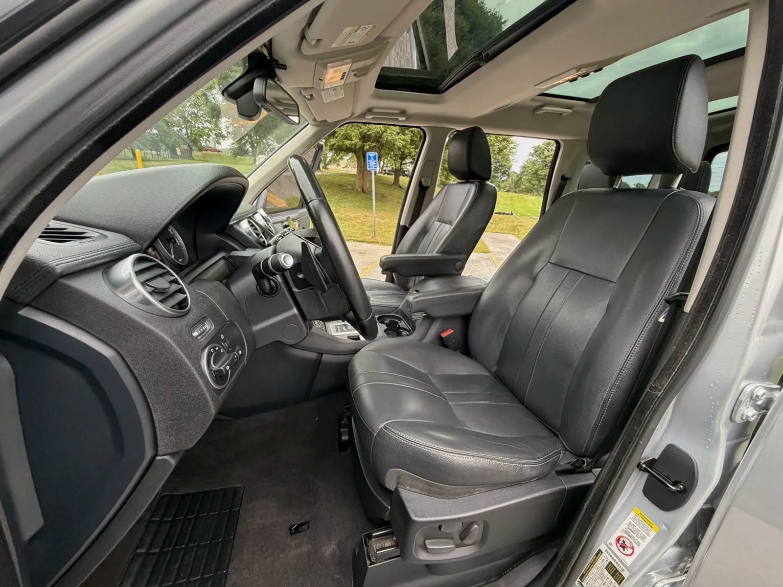 Used 2016 Land Rover LR4 HSE AWD/4WD image 51