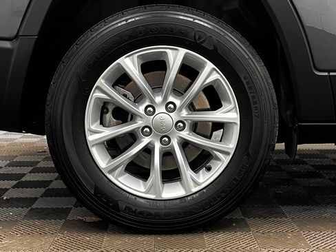 Used 2022 Jeep Cherokee Latitude Lux image 17