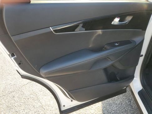 Used 2019 Kia Sorento LX image 13