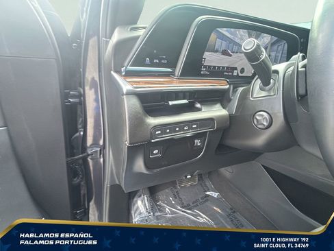 Used 2024 Cadillac Escalade ESV Premium Luxury AWD/4WD image 16