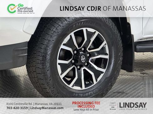 Used 2020 Toyota Tacoma TRD Sport w/ Technology Package AWD/4WD image 11