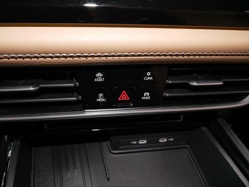 Certified 2025 Volkswagen Atlas Cross Sport SEL R-Line AWD/4WD image 23