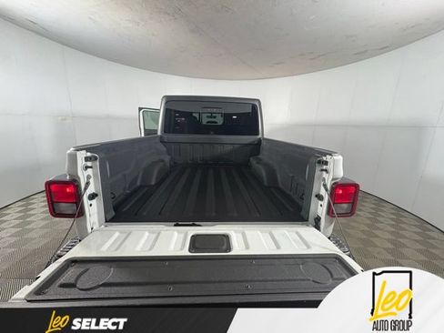 Used 2020 Jeep Gladiator Rubicon AWD/4WD image 29