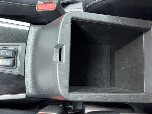 Used 2020 Mitsubishi Outlander ES image 27