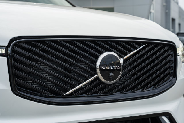 New 2026 Volvo XC60 B5 Ultra w/ Protection Package Premier AWD/4WD image 12