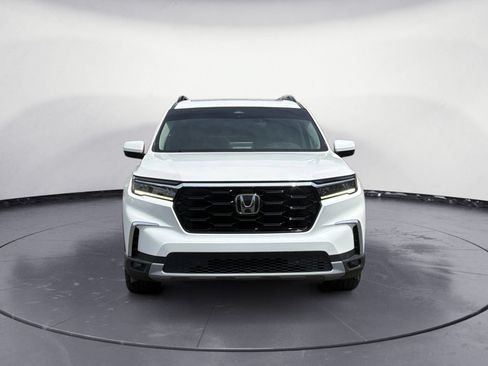 Used 2023 Honda Pilot Touring image 8