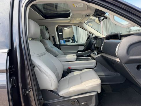 Used 2025 Ford Expedition Max Active AWD/4WD image 6