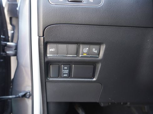 Used 2016 INFINITI QX80 4WD w/ Deluxe Technology Package image 34