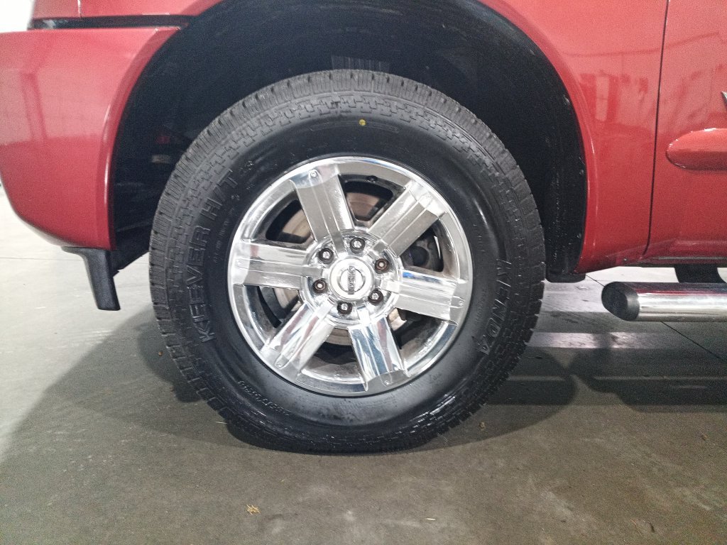 Used 2013 Nissan Titan SV w/ SV Value Truck Pkg AWD/4WD image 10