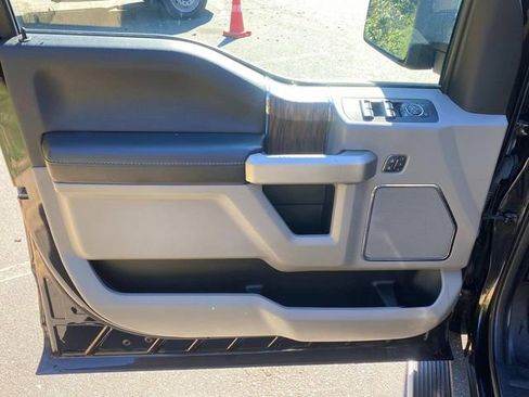 Used 2020 Ford F150 Lariat image 12