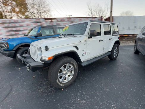 Used 2019 Jeep Wrangler Unlimited Sahara w/ Uconnect 4C Nav & Sound Group image 3