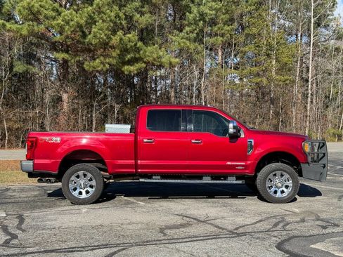 Used 2017 Ford F250 Lariat w/ Chrome Package image 4
