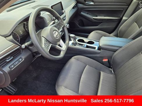 Used 2024 Nissan Altima 2.5 SV FWD image 17