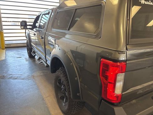 Used 2017 Ford F250 XLT AWD/4WD image 6