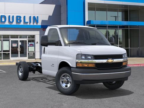 New 2025 Chevrolet Express 3500 Work Van w/ Power Convenience Package image 8