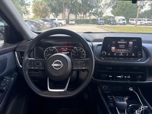 Used 2023 Nissan Rogue SV FWD image 25