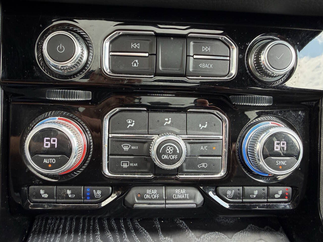 Used 2023 GMC Yukon Denali AWD/4WD image 23