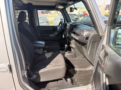 Used 2015 Jeep Wrangler Unlimited Sport image 26