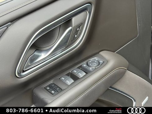 Used 2024 GMC Yukon SLT w/ SLT Premium Package AWD/4WD image 24