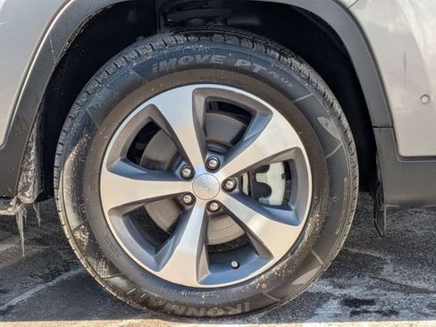 Certified 2021 Jeep Cherokee Limited w/ Trailer Tow Group image 37