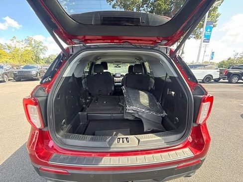 Certified 2023 Ford Explorer XLT w/ Equipment Group 202A AWD/4WD image 14