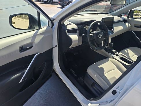 Used 2024 Toyota Corolla Cross L AWD/4WD image 19