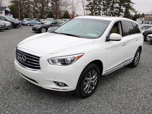 Used 2013 INFINITI JX35 FWD w/ Premium Pkg image 2