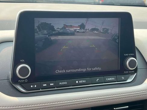 Used 2025 Nissan Rogue SV AWD/4WD image 41