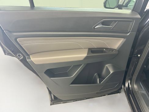 Used 2022 Volkswagen Atlas Cross Sport SEL R-Line w/ Cross Sport MDO Package AWD/4WD image 28