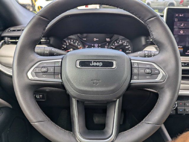Used 2025 Jeep Compass Limited AWD/4WD image 28