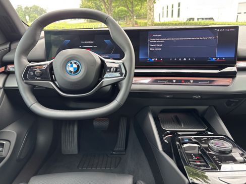 Certified 2024 BMW i5 eDrive40i w/ Convenience Package RWD image 30
