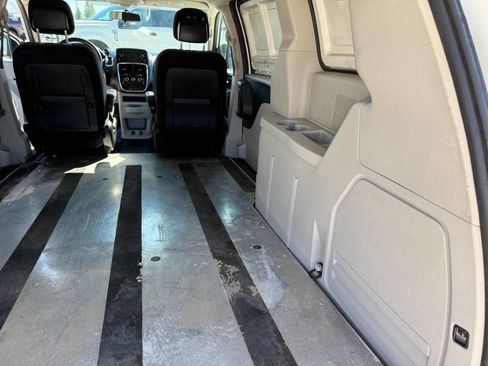 Used 2014 RAM C/V Tradesman image 20