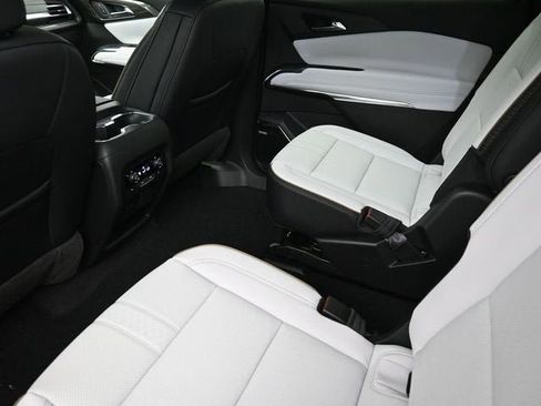 New 2026 Chevrolet Traverse High Country w/ LPO, Floor Liner Package FWD image 19