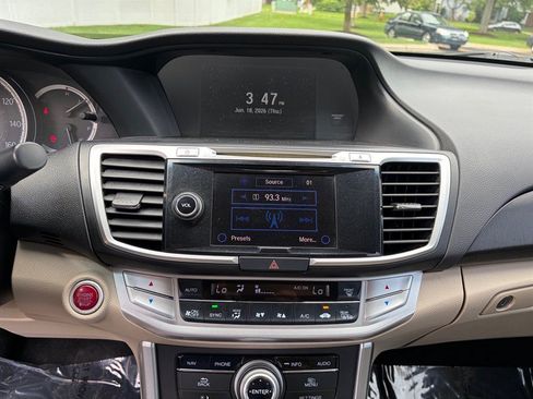 Used 2013 Honda Accord Touring image 16