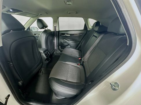 Used 2025 Kia Seltos S FWD image 27