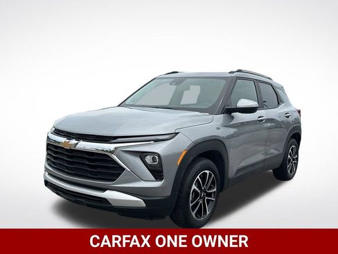 Used 2026 Chevrolet TrailBlazer LT w/ LT Cold Weather Package FWD image 2