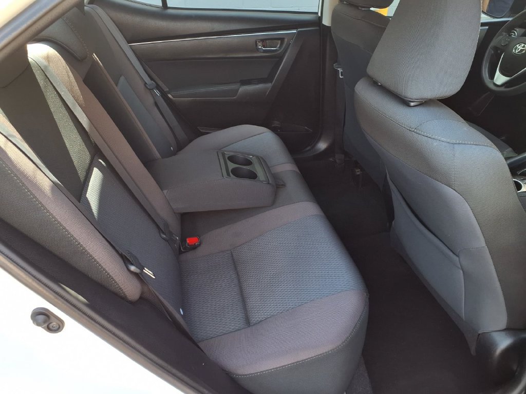 Used 2017 Toyota Corolla LE w/ Carpet Mat Package (TMS) FWD image 33