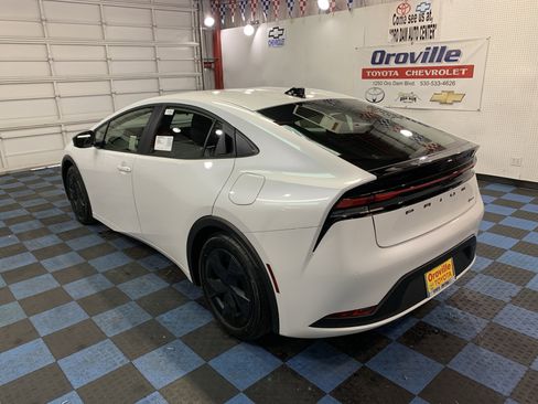 New 2026 Toyota Prius LE image 3