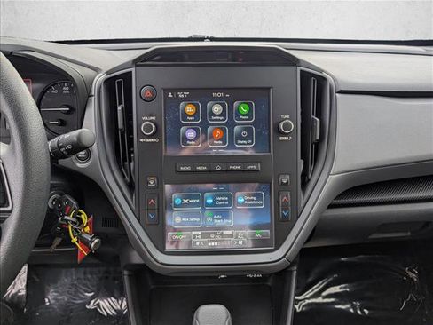 Used 2025 Subaru Crosstrek 2.0i image 12