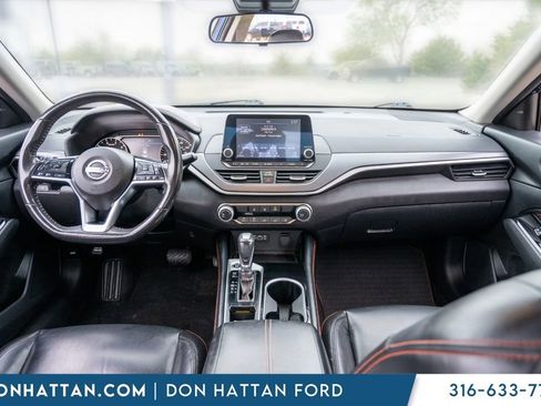 Used 2023 Nissan Altima 2.5 SR image 3