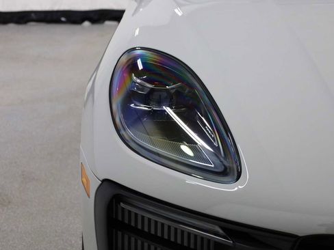 New 2026 Porsche Macan S image 15