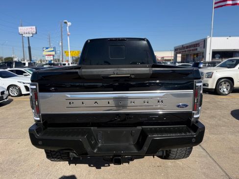Used 2017 Ford F250 Platinum w/ Platinum Ultimate Package image 2