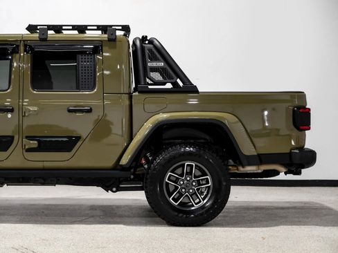 Used 2025 Jeep Gladiator Mojave w/ Convenience Group AWD/4WD image 11