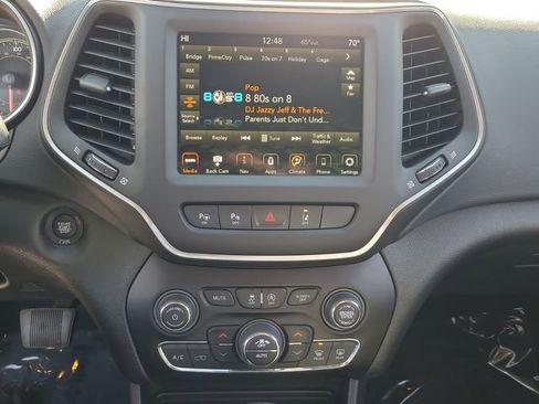 Used 2023 Jeep Cherokee Altitude Lux image 13